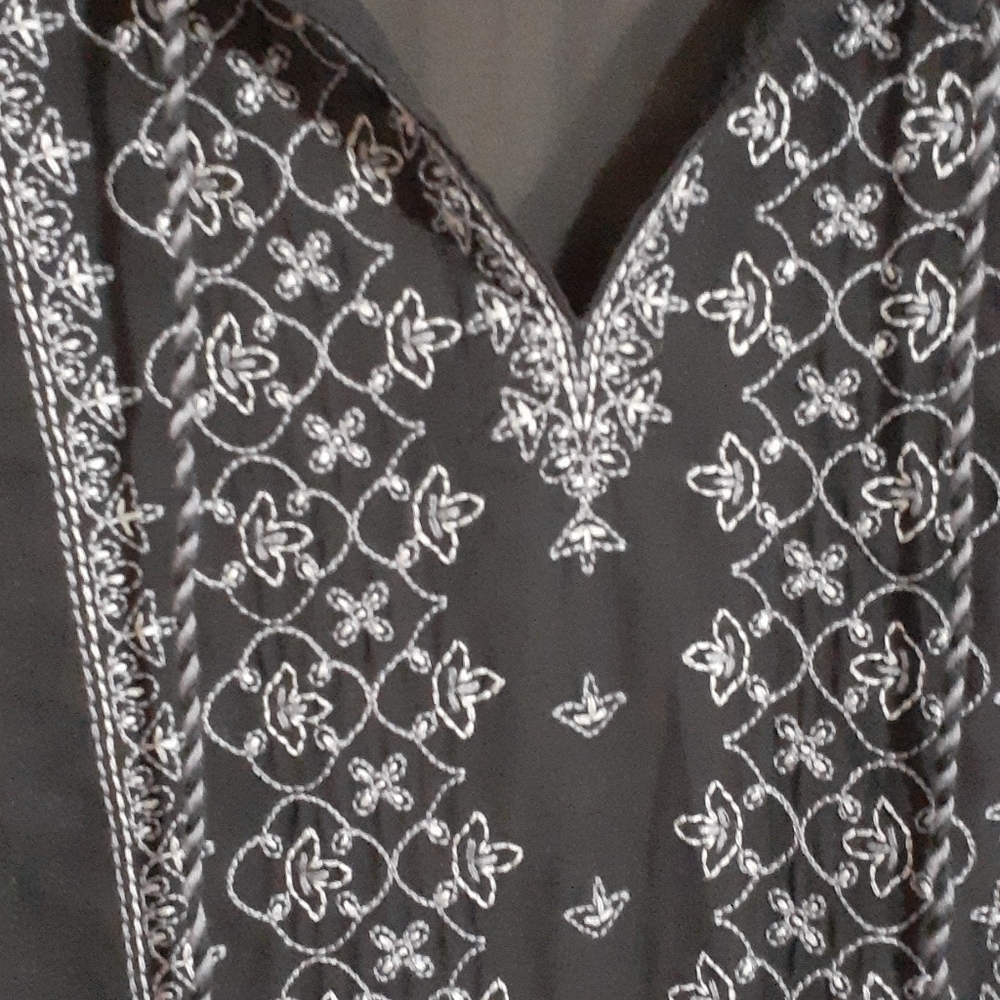 Dress - Picture 4 of 4